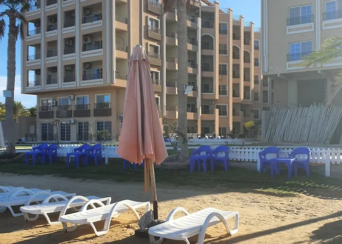 جوليانا بيتش ريزورت Hurghada