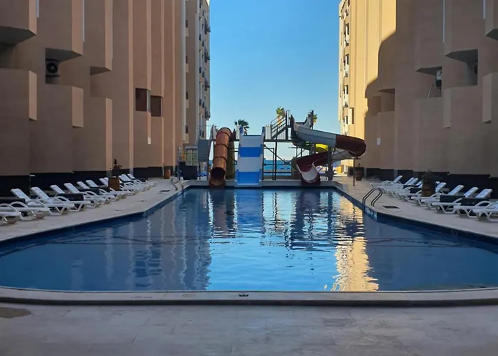 جوليانا بيتش ريزورت * Hurghada